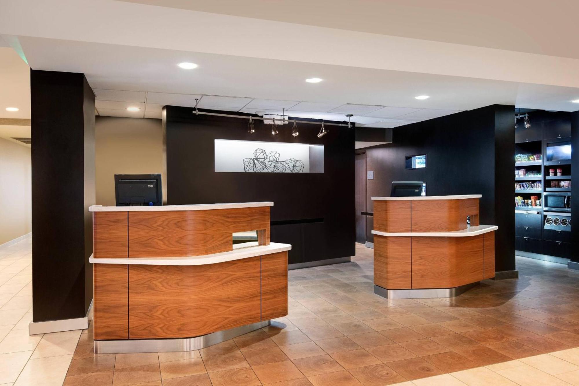 Courtyard By Marriott Savannah Midtown Exterior photo