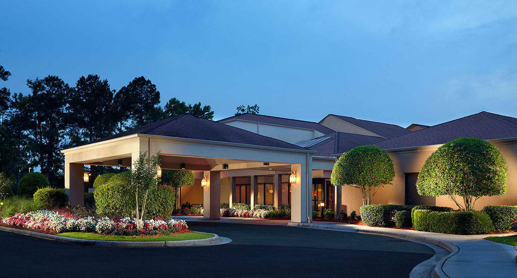 Courtyard By Marriott Savannah Midtown Exterior photo